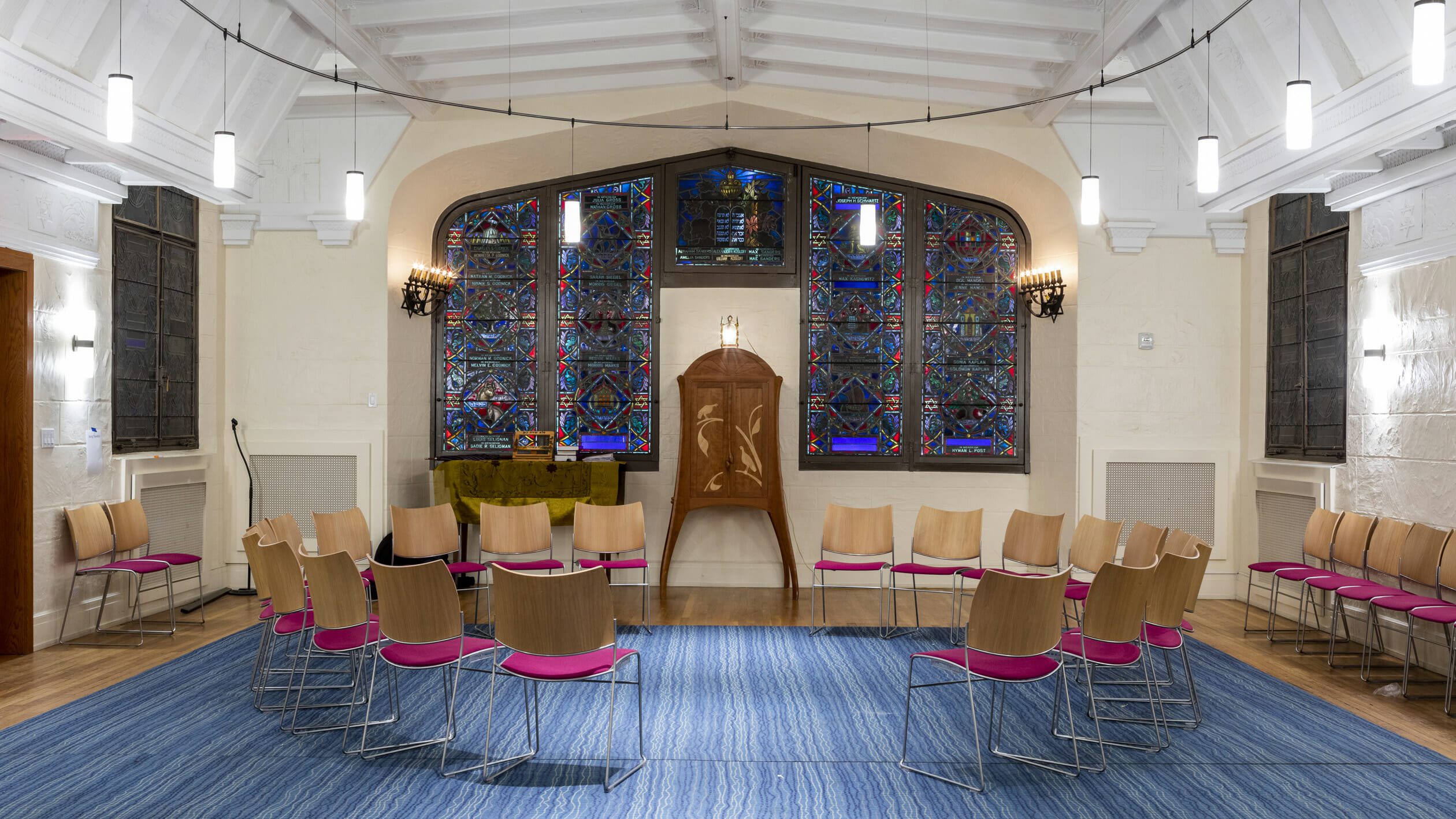 interior of b'nai jeshurun